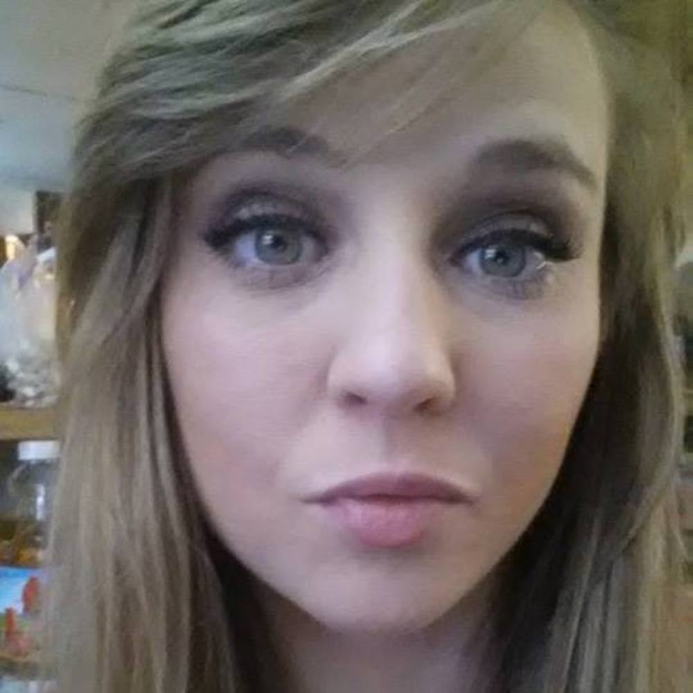 Meet your Posher, Halie